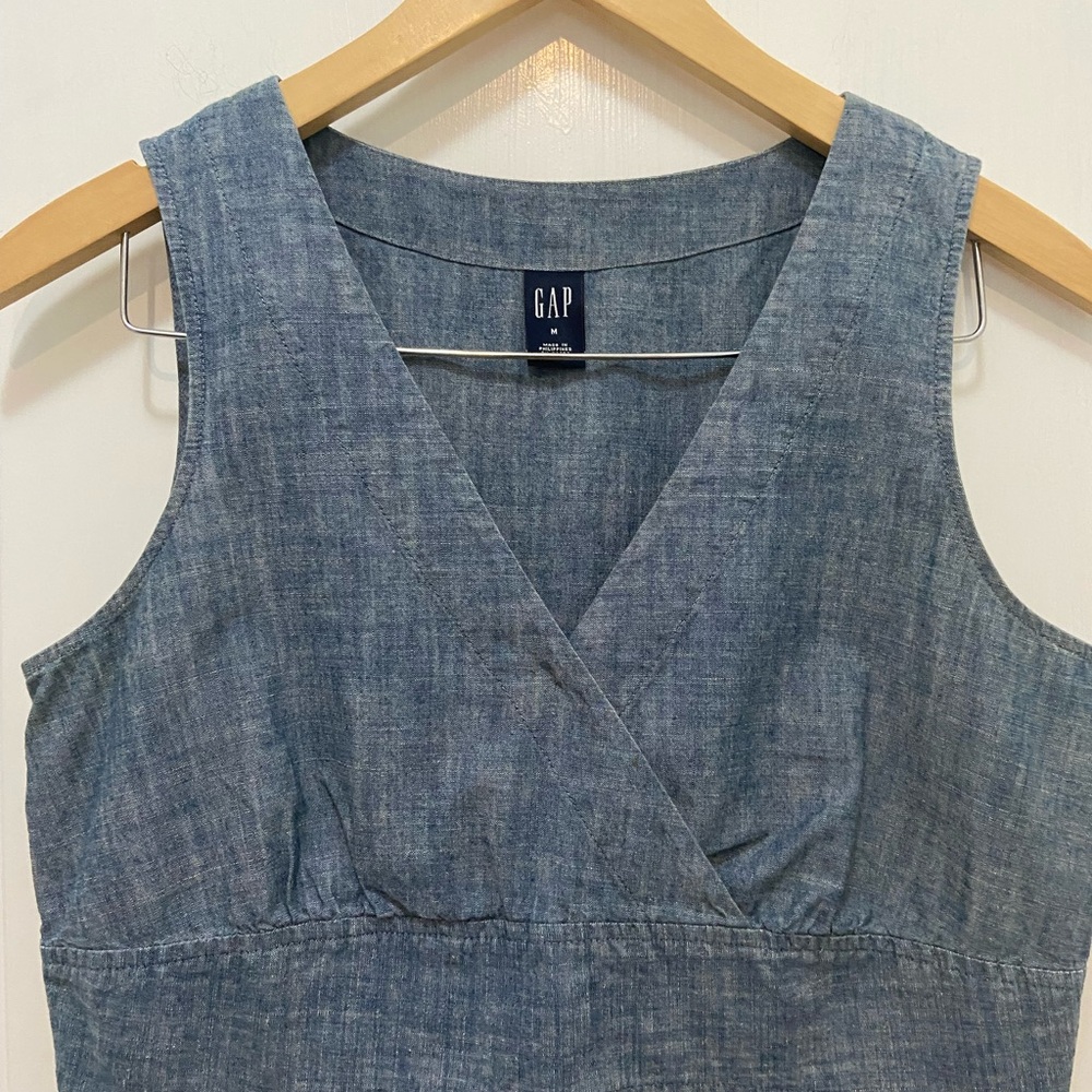 GAP Chambray Blue Sleeveless Tank Top